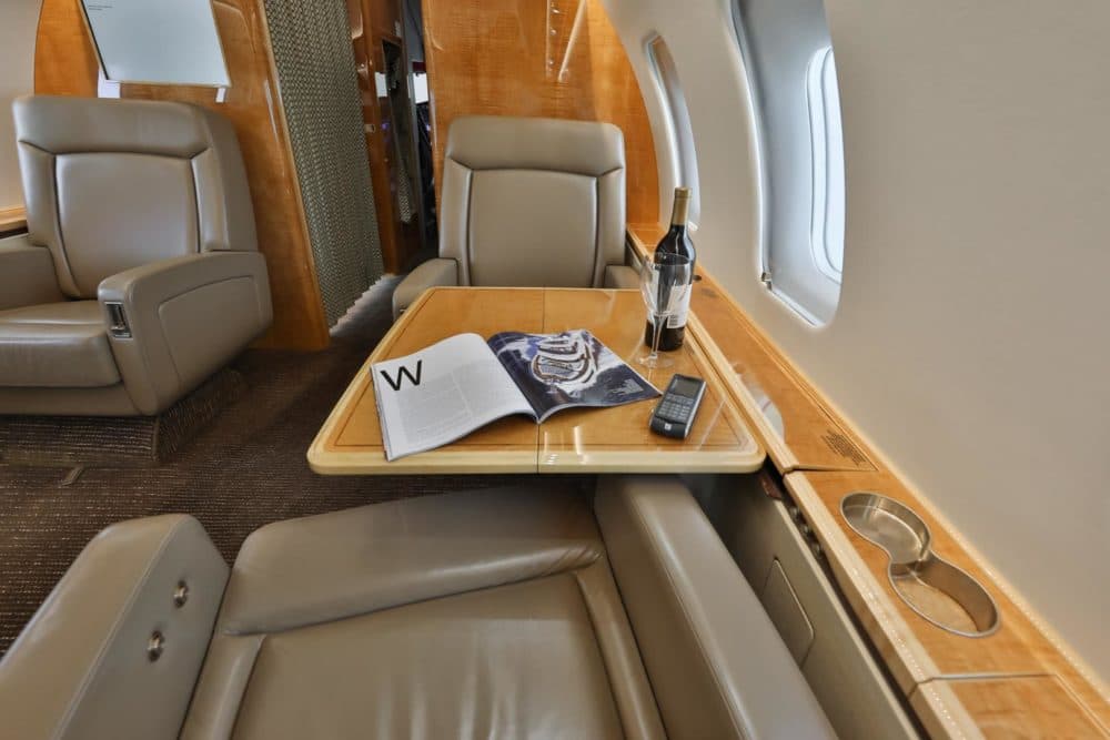 Challenger 605 N372G
