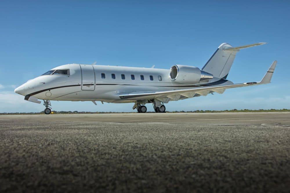 Challenger 605 N372G