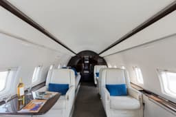 Challenger 604 N372MZ