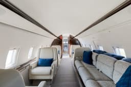 Challenger 604 N372MZ