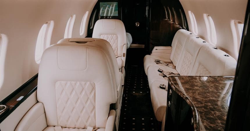 Learjet 60XR N372SC