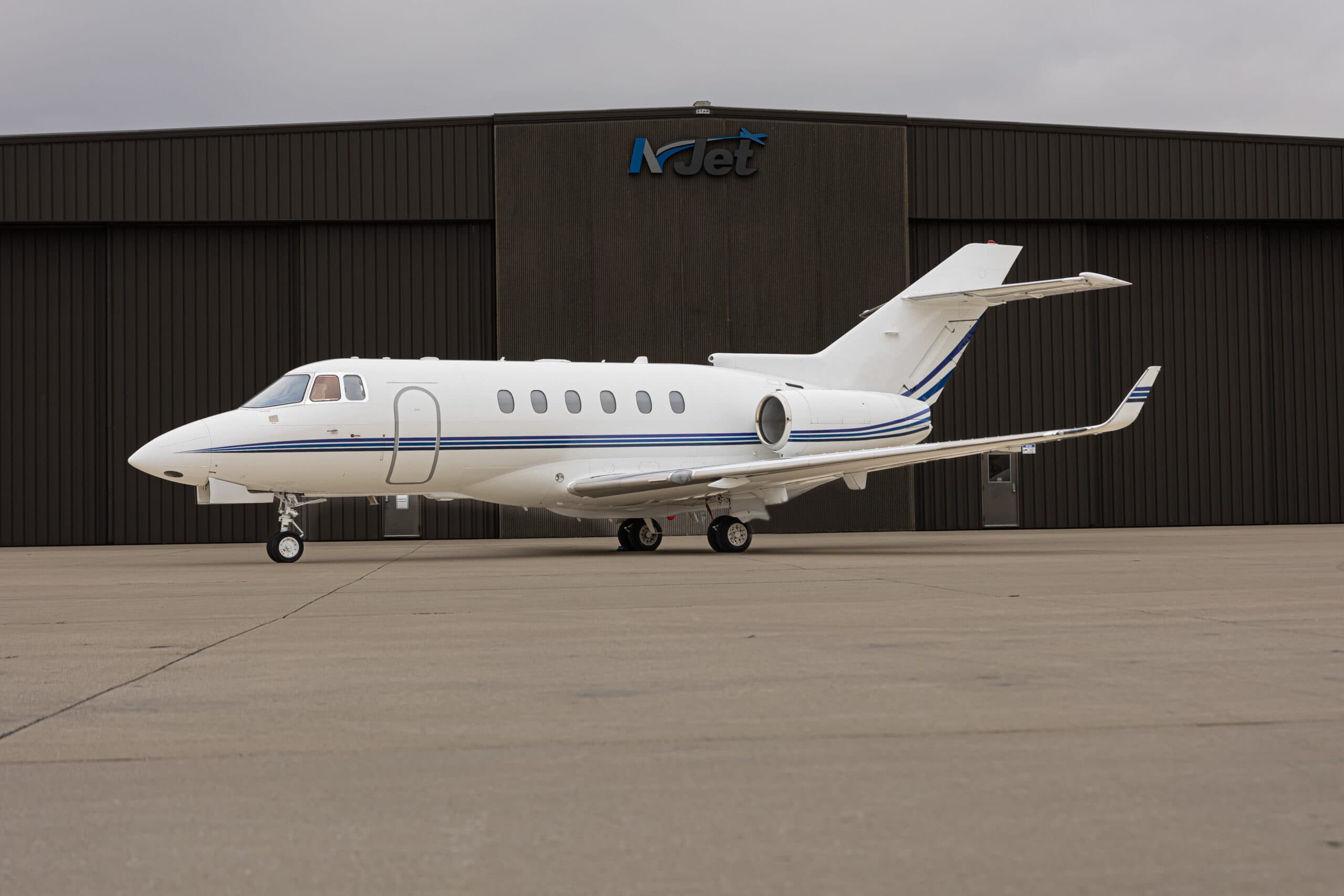 Hawker 900XP N377JC