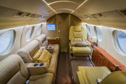 Falcon 50 N37KJ
