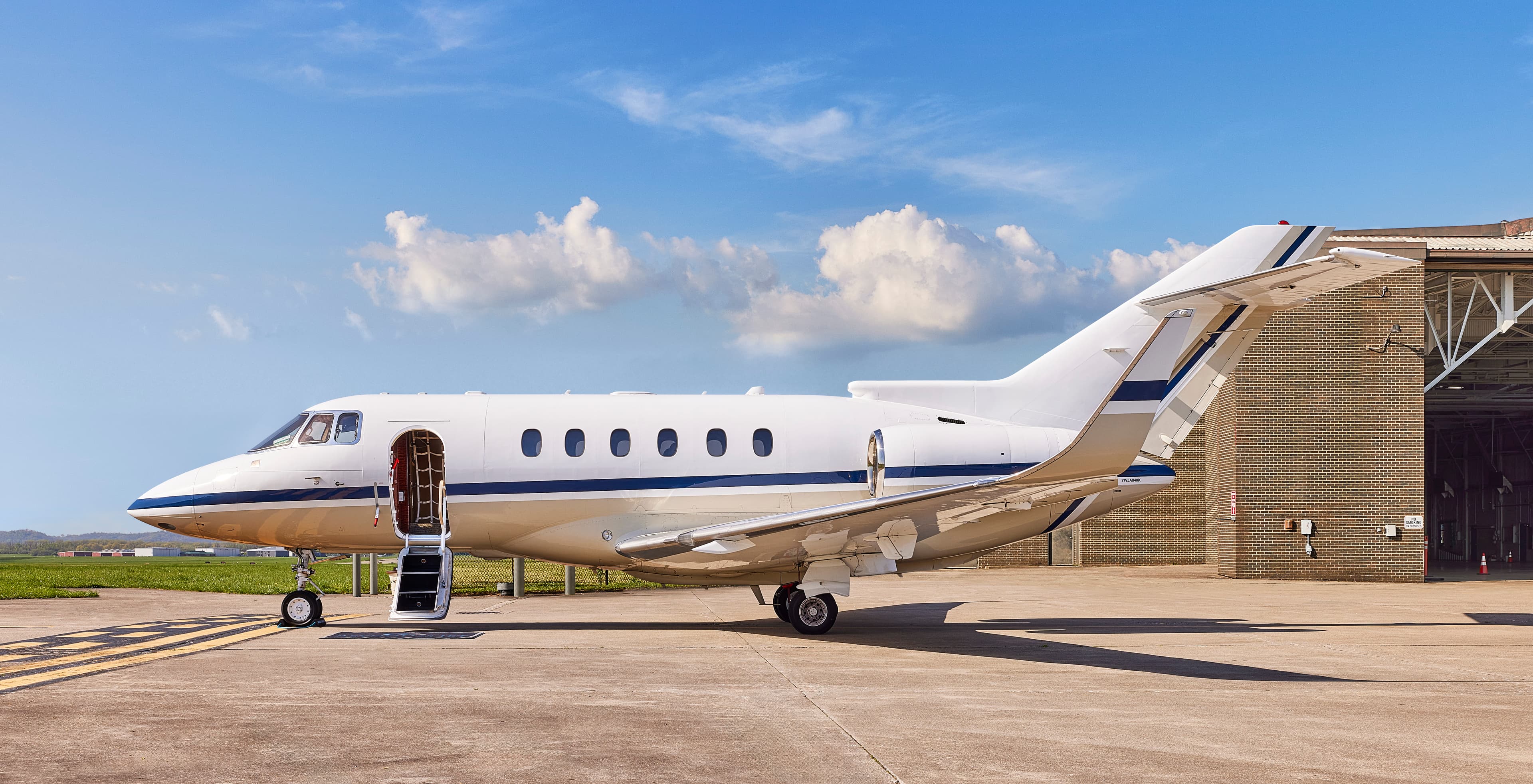 Hawker 800XP N383TK