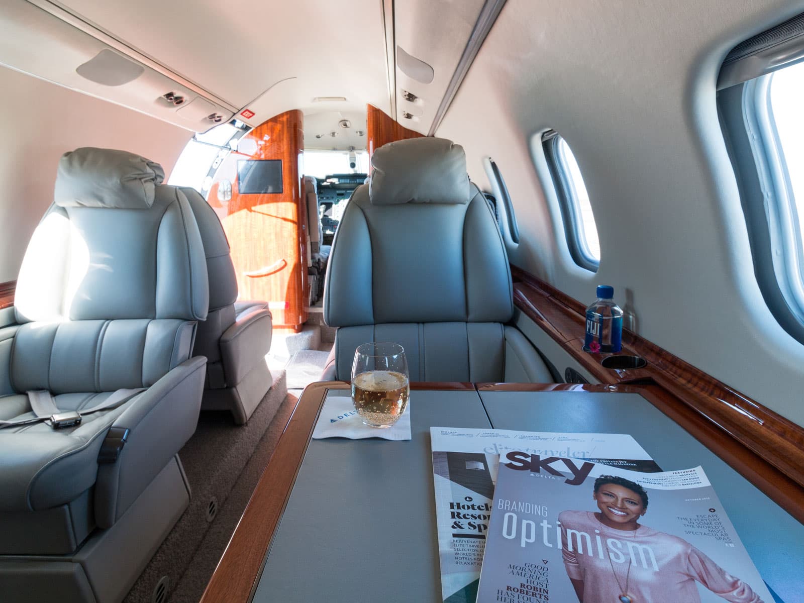 Learjet 60 N384JW