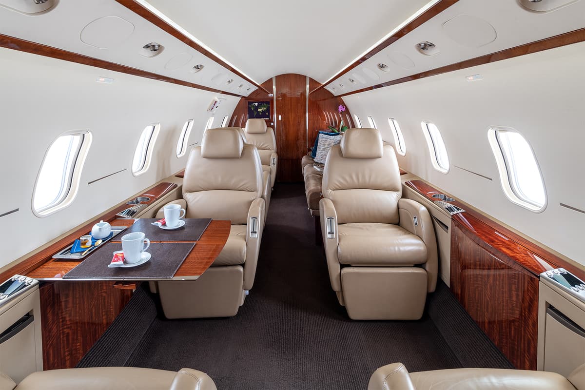 Challenger 300 N396BC