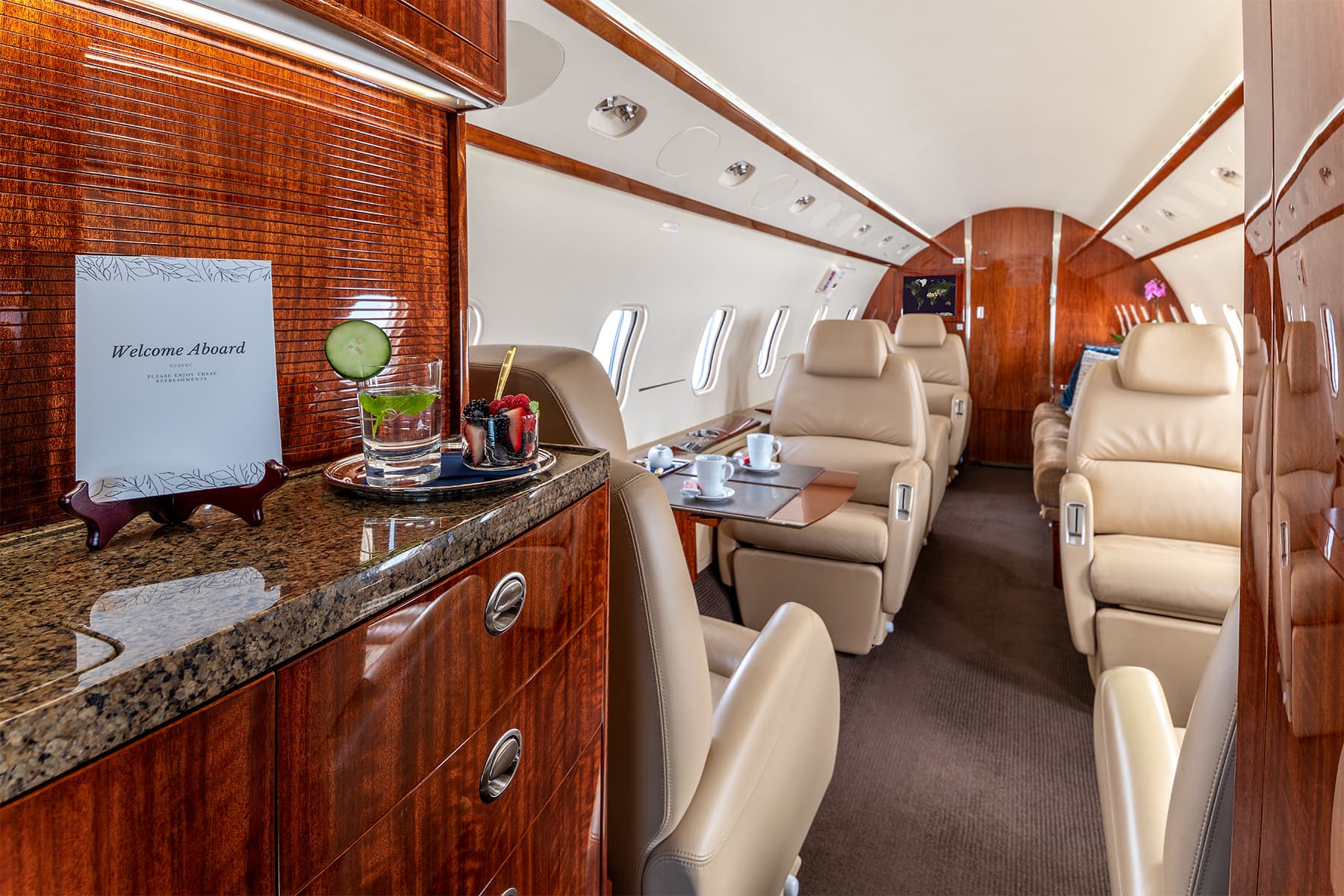 Challenger 300 N396BC