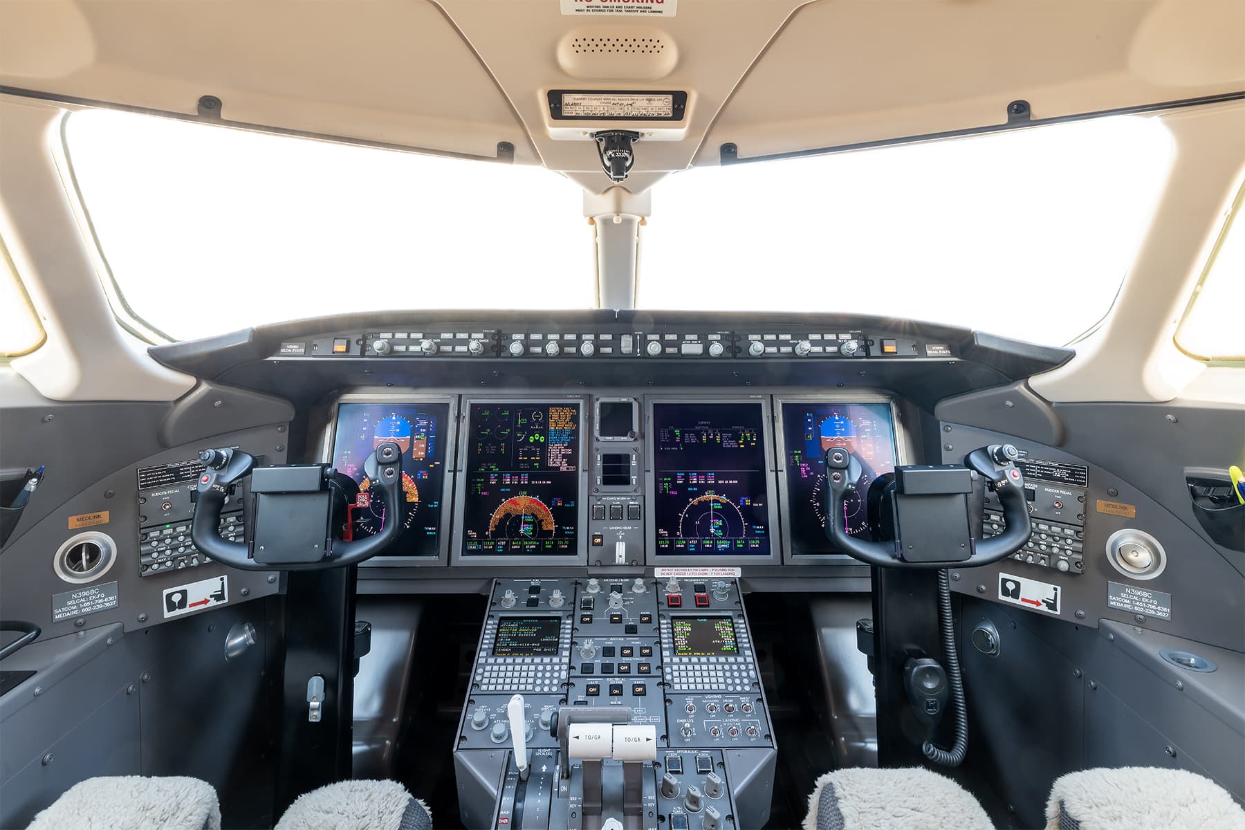 Challenger 300 N396BC