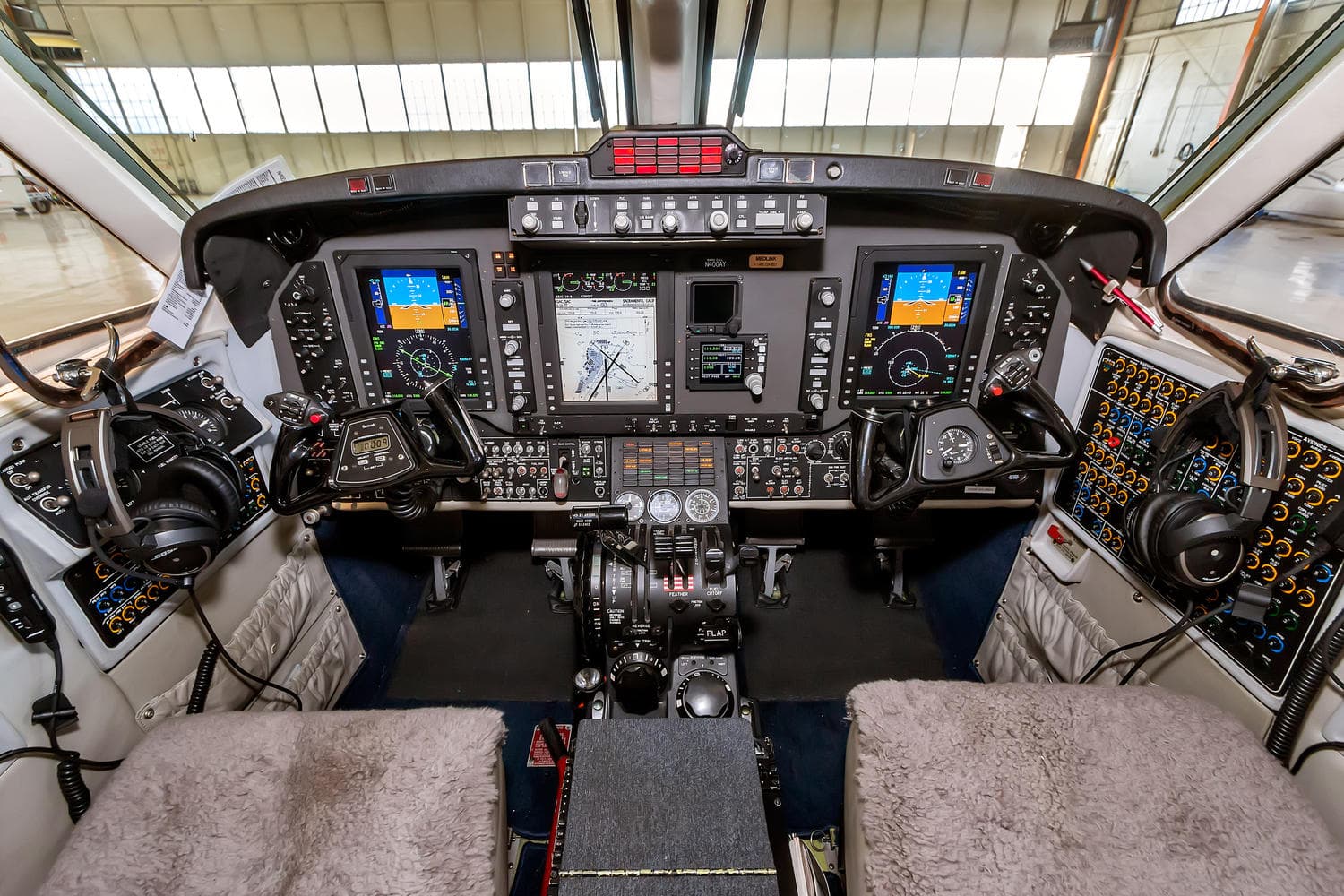 Beechcraft King Air 350 N400AY