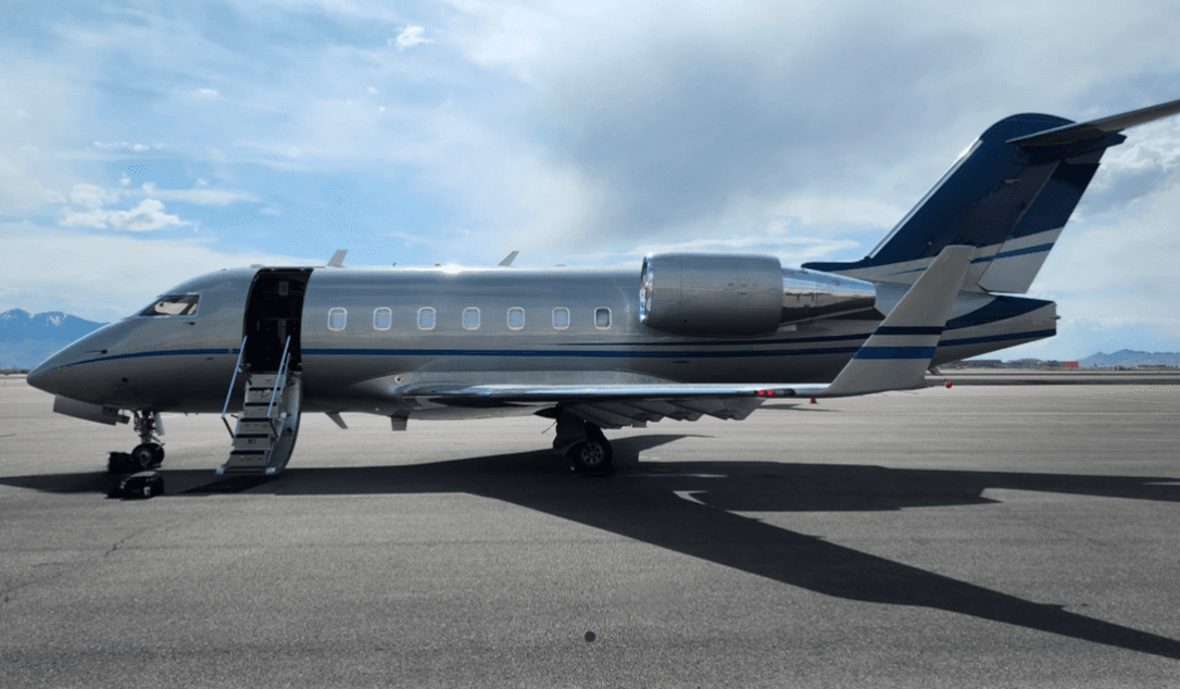 Challenger 604 N408BF