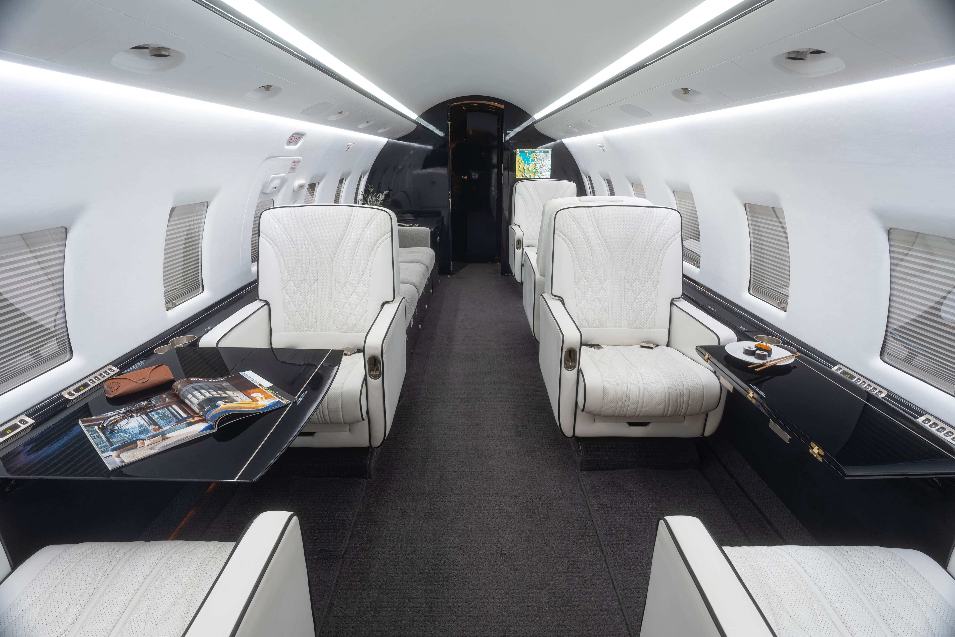 Challenger 604 N408BF