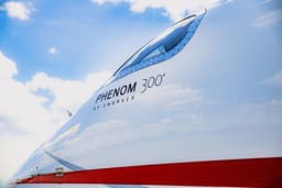 Embraer Phenom 300 N419MA