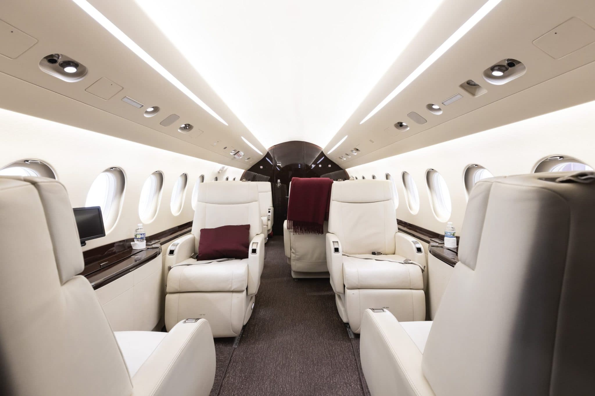 Falcon 2000EX N427MJ