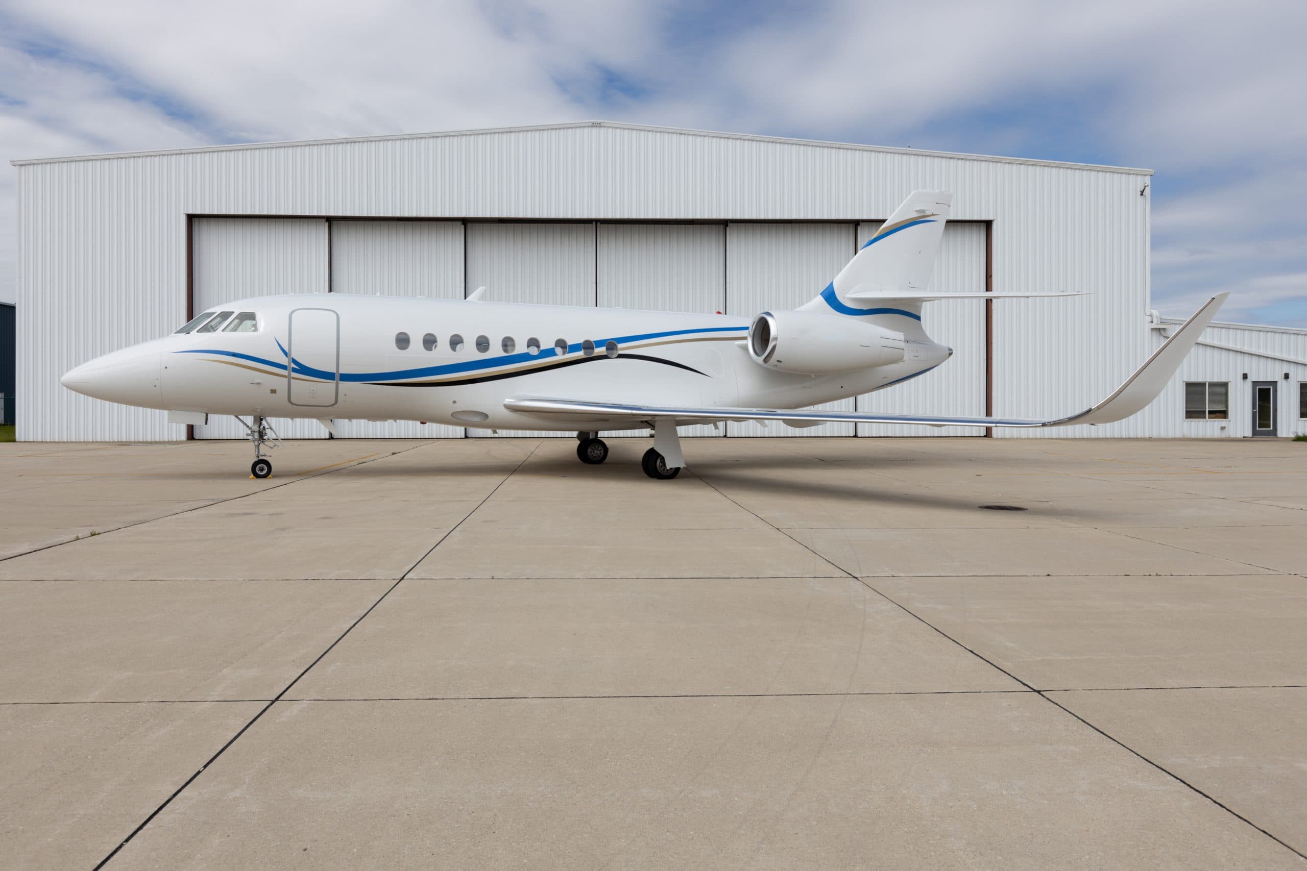 Falcon 2000EX N427MJ