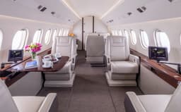 Falcon 2000 N42ST