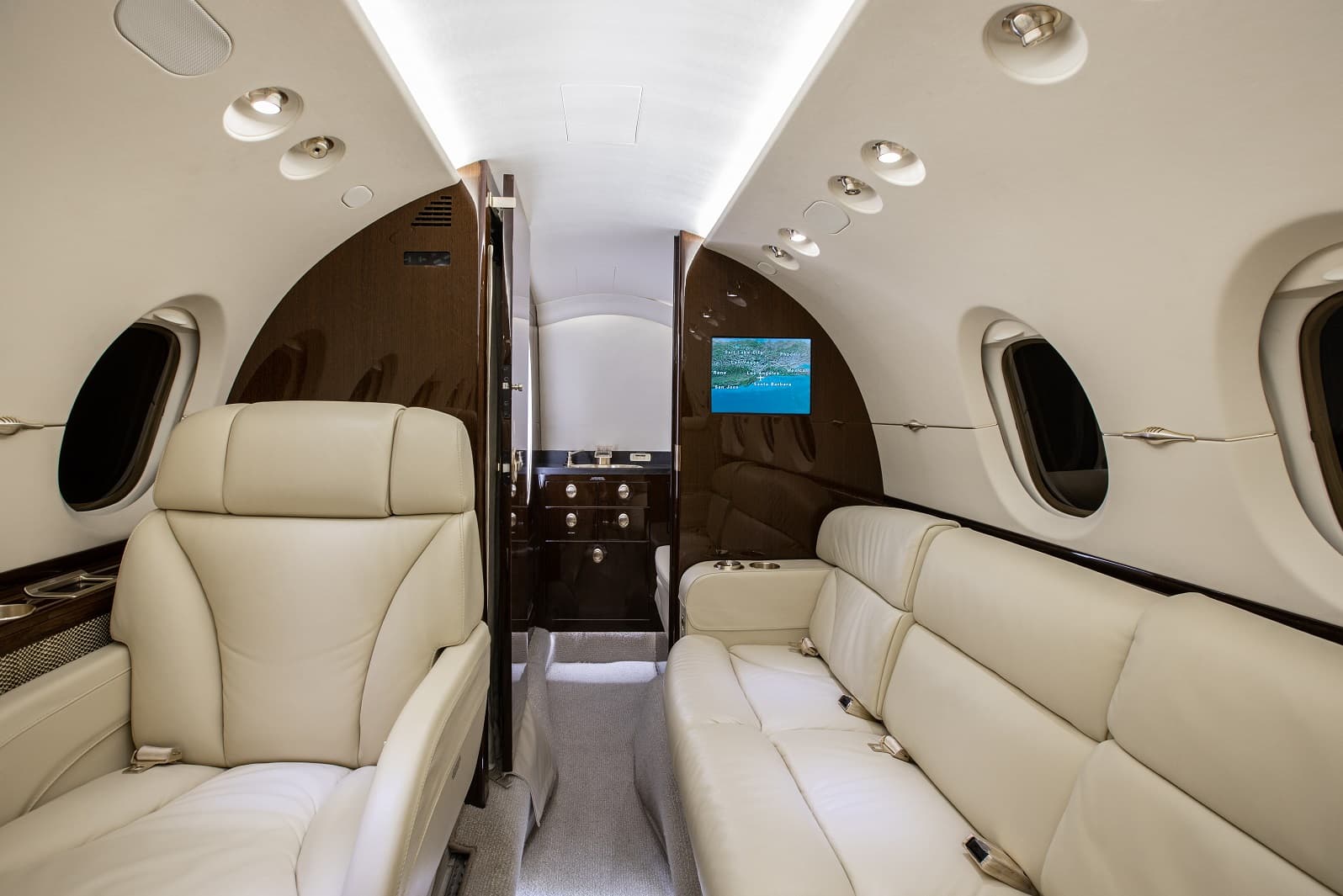 Hawker 900XP N431JD