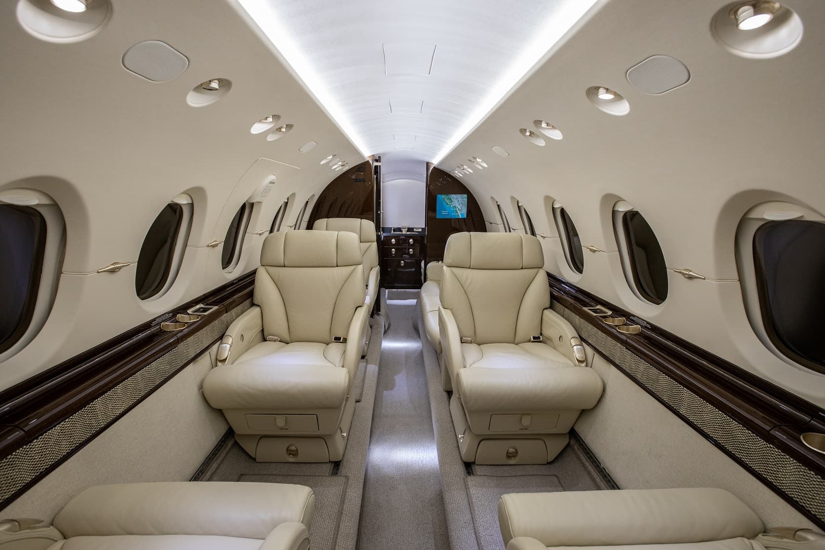 Hawker 900XP N431JD