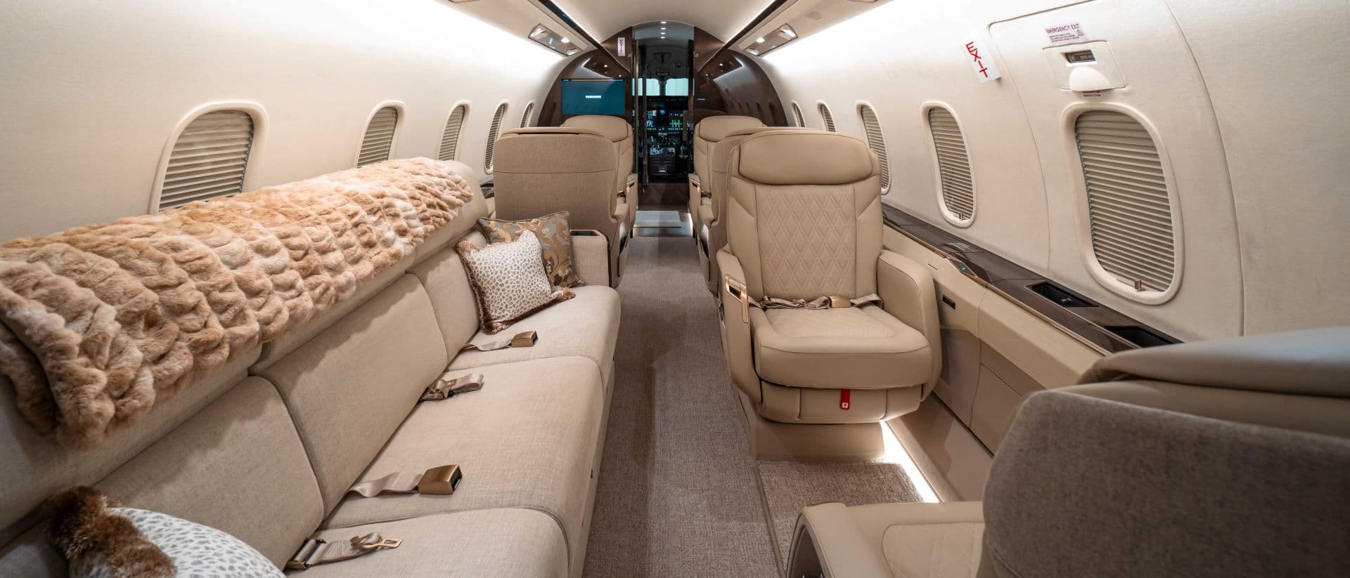 Challenger 3500 N435FG