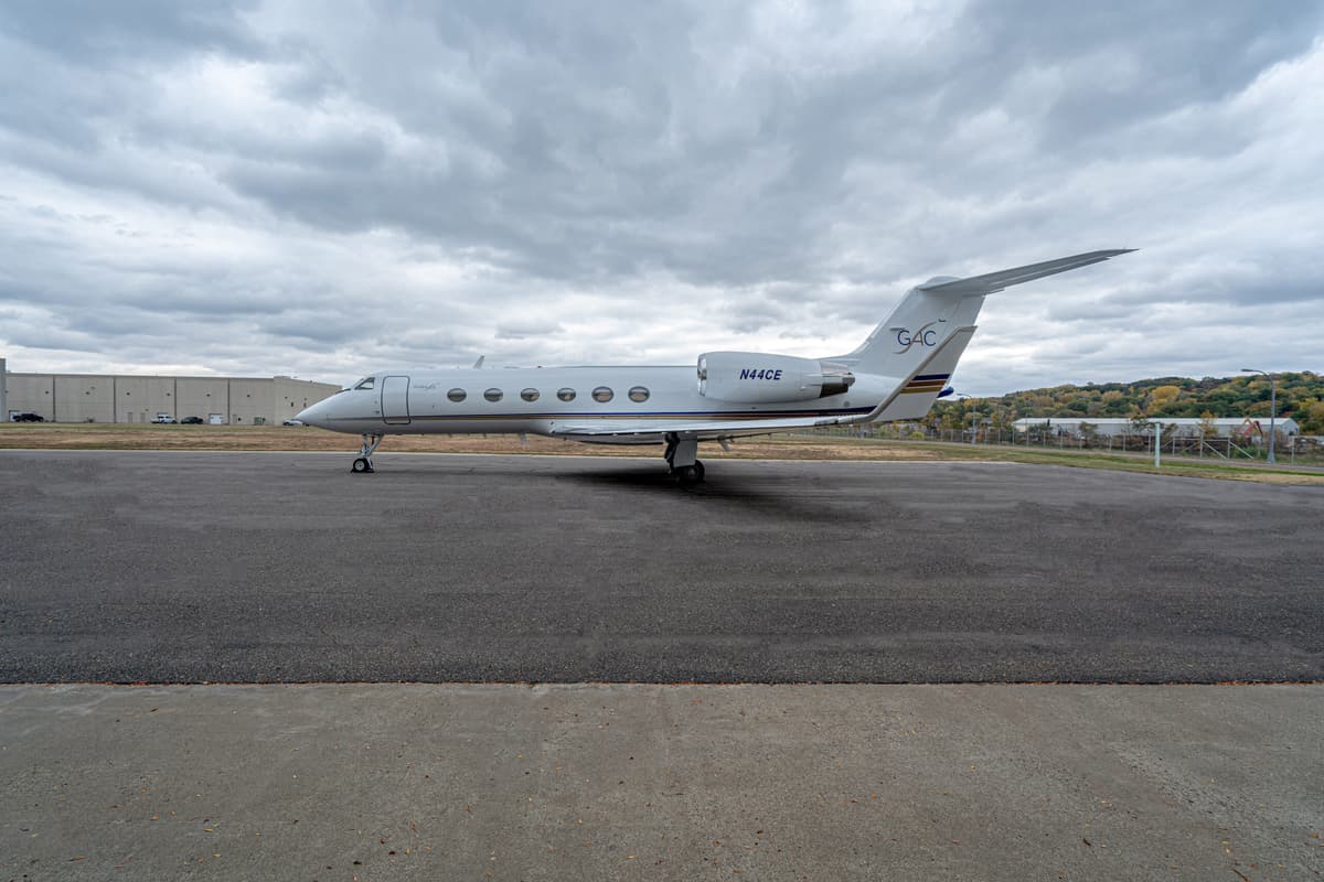 Gulfstream IV N44CE