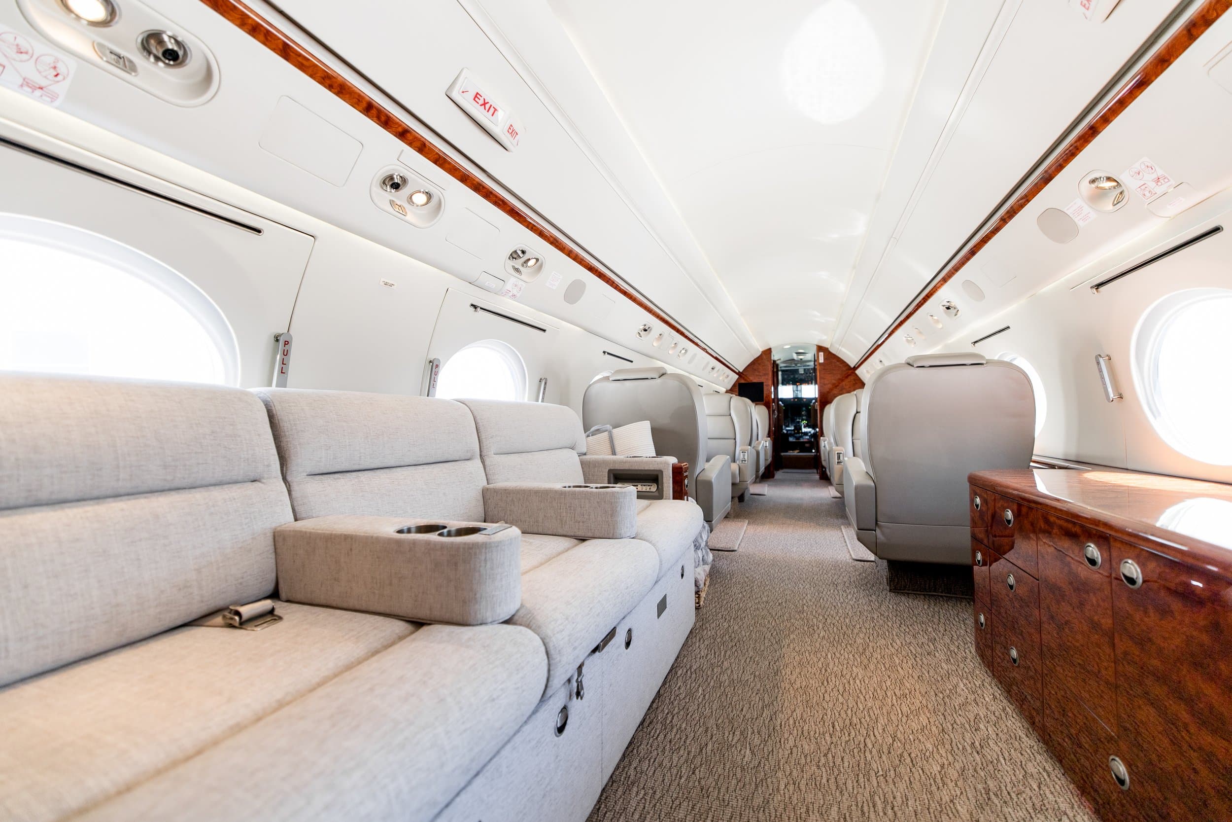 Gulfstream IV N44GJ