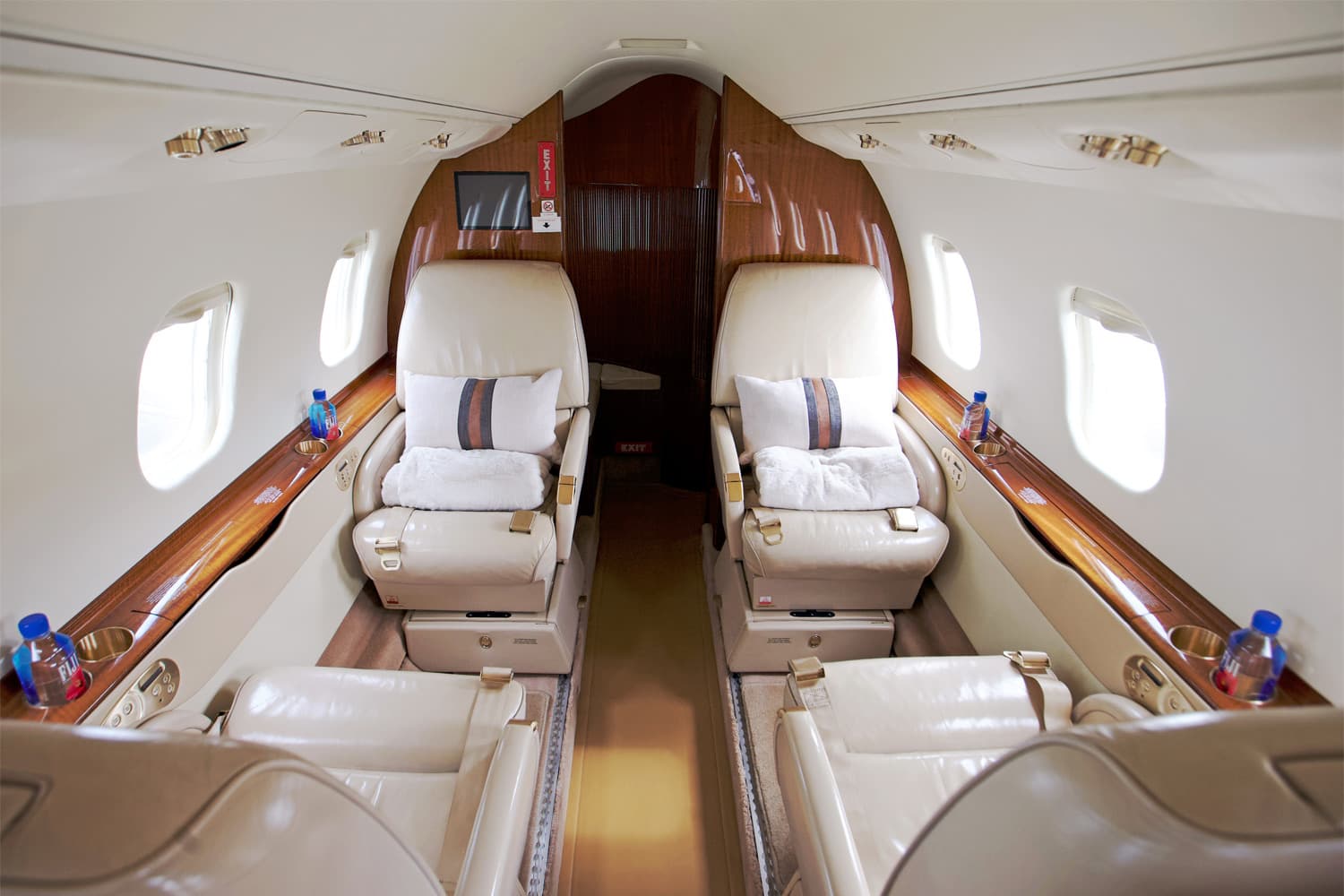 Learjet 60 N451BD