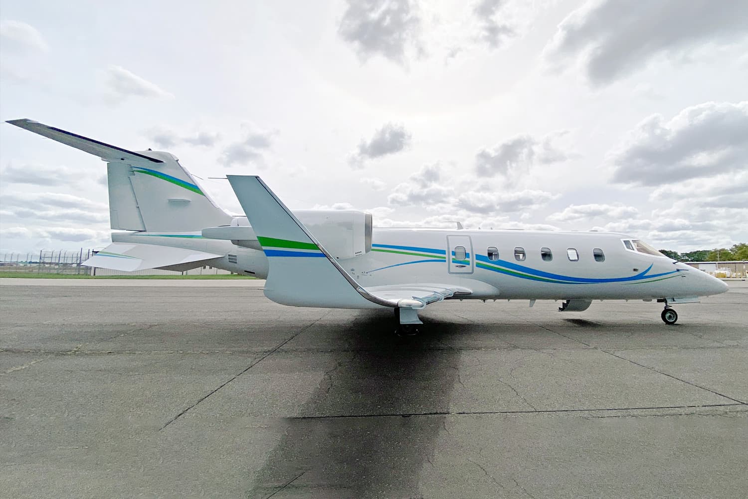Learjet 60 N451BD