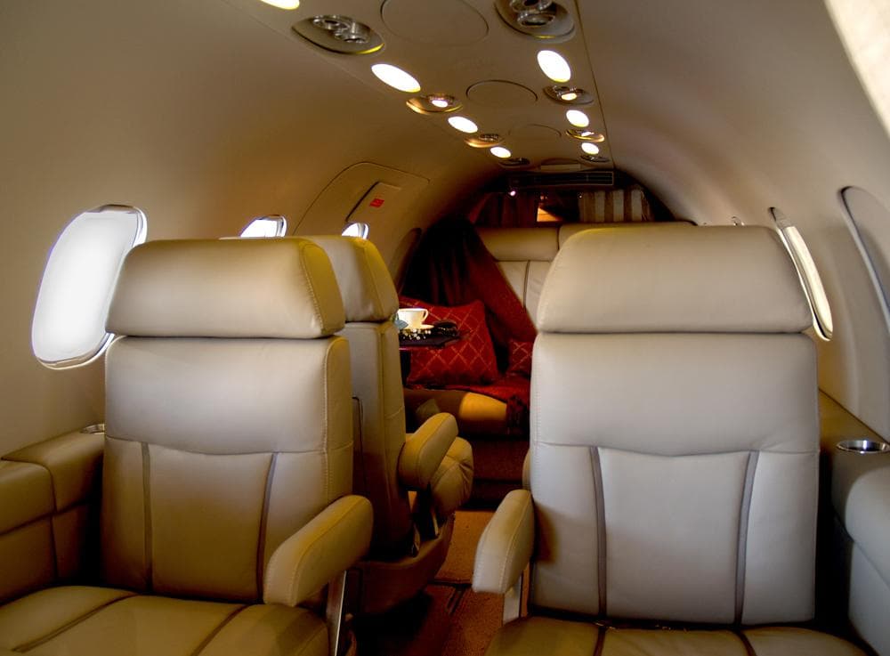 Learjet 35A N453AM