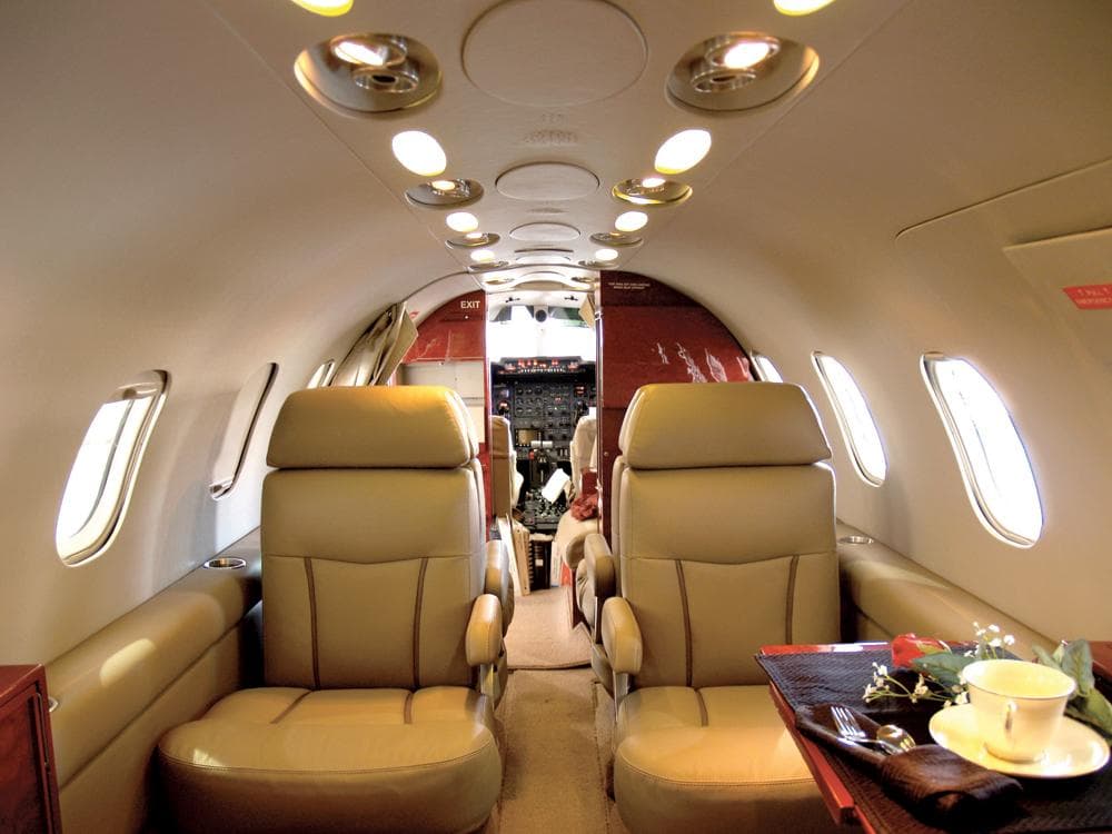 Learjet 35A N453AM