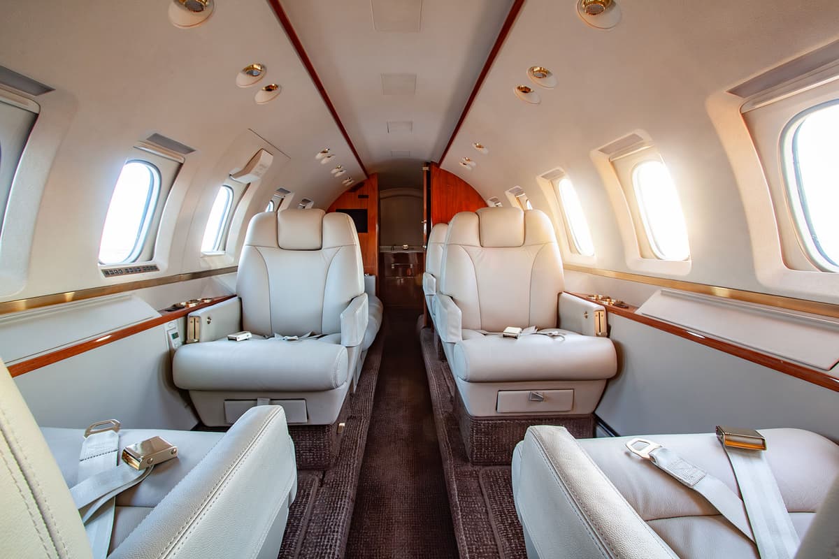 Hawker 800A N489BM