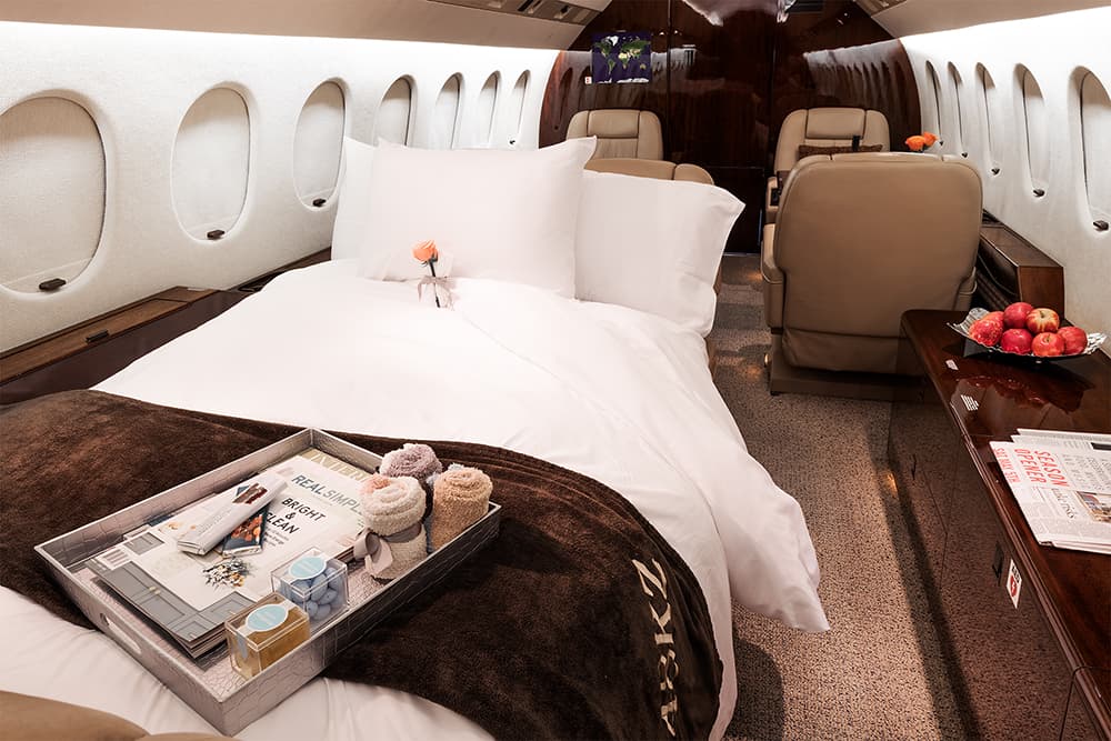 Falcon 900C N48KZ