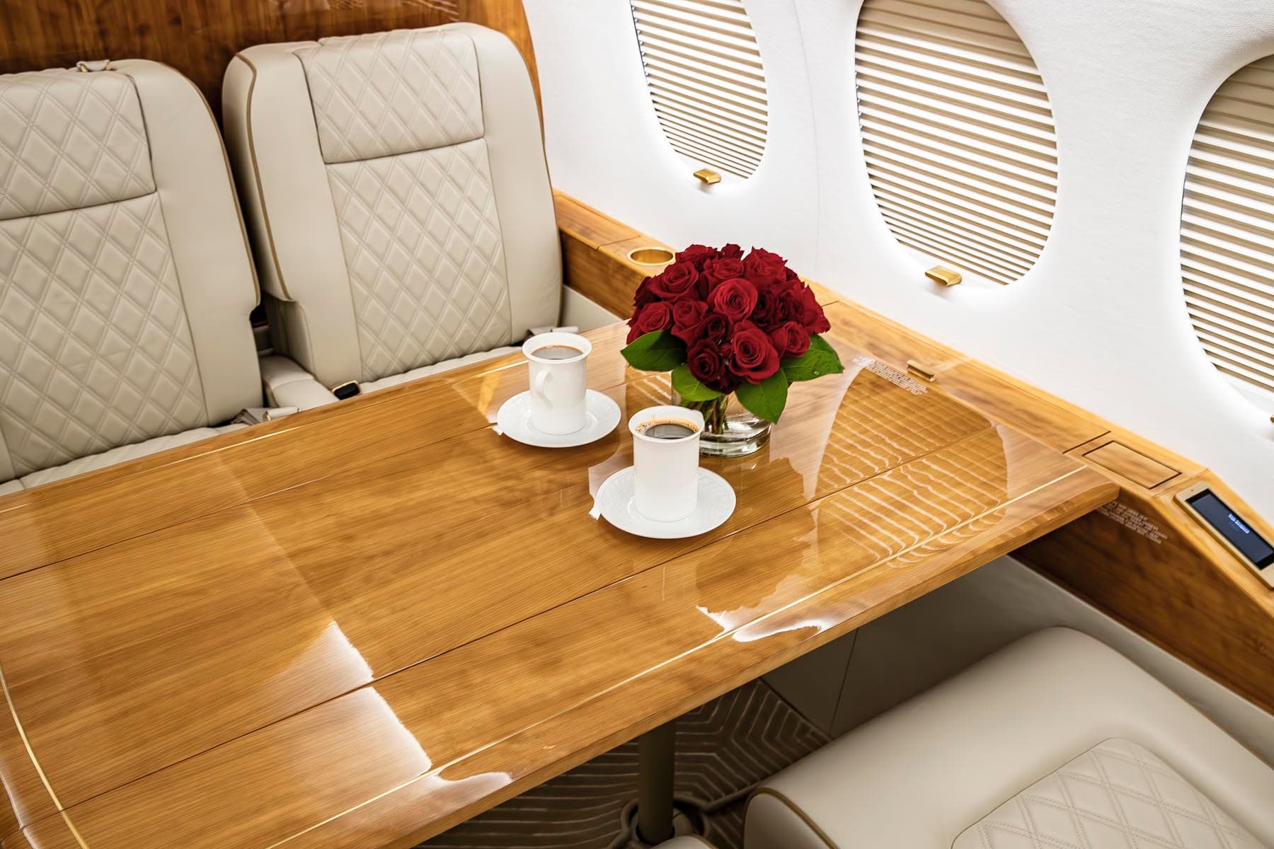 Falcon 7X N4CE