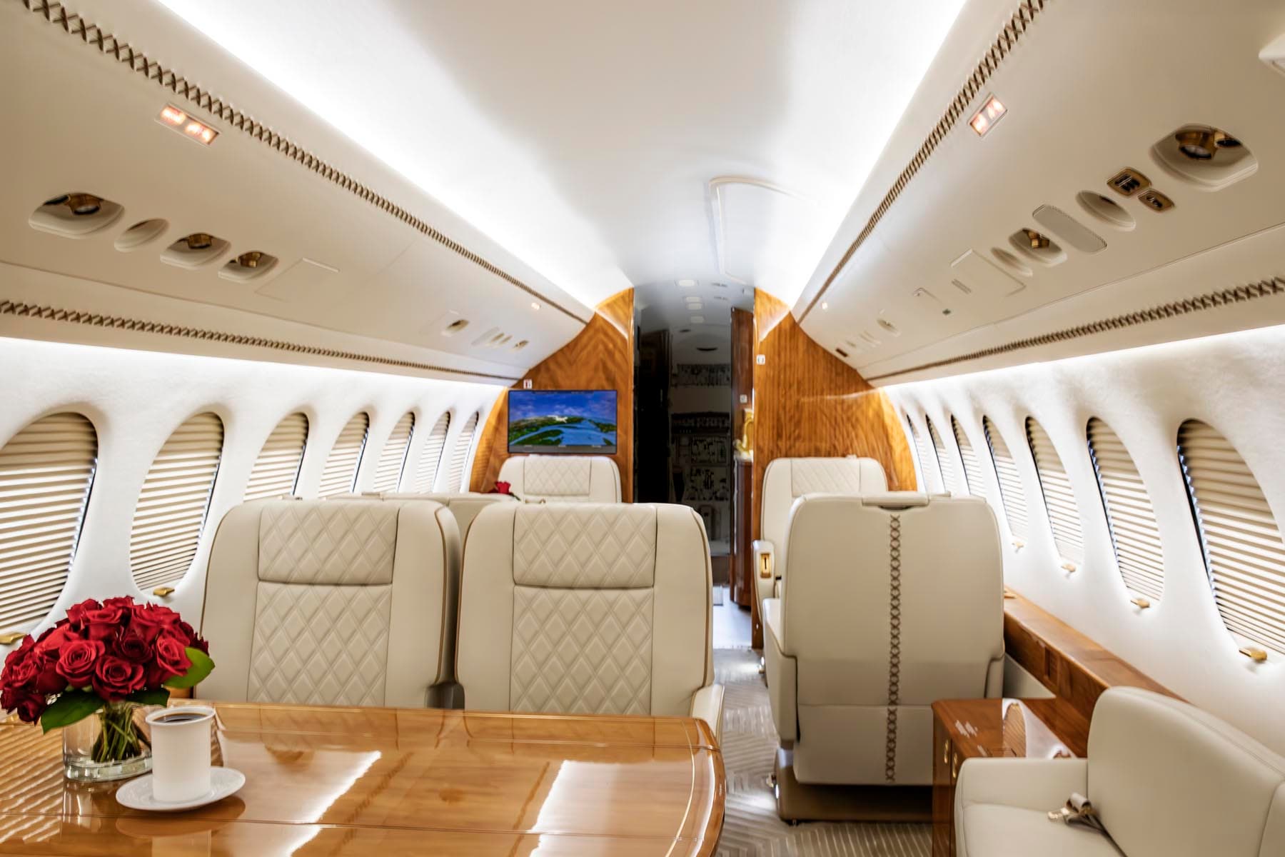 Falcon 7X N4CE
