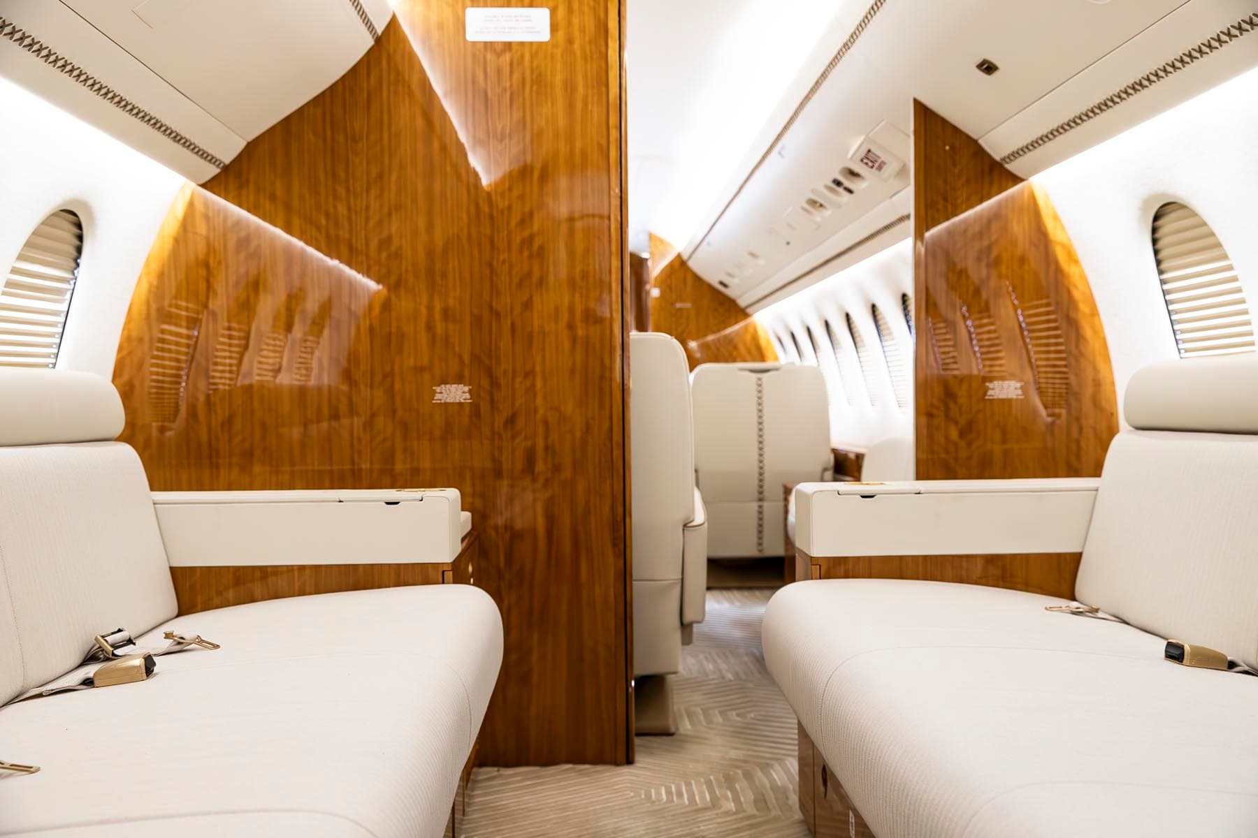 Falcon 7X N4CE