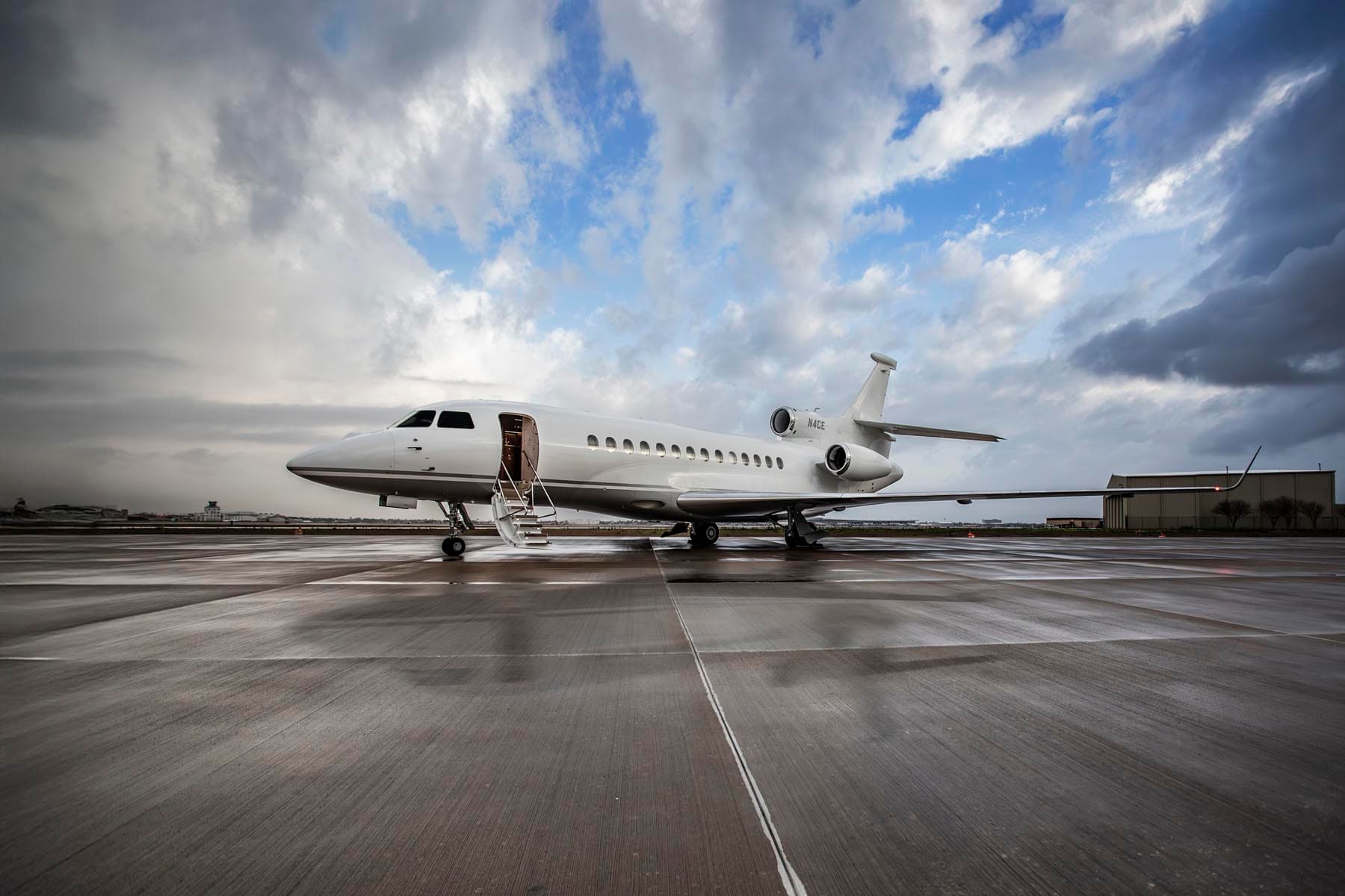Falcon 7X N4CE