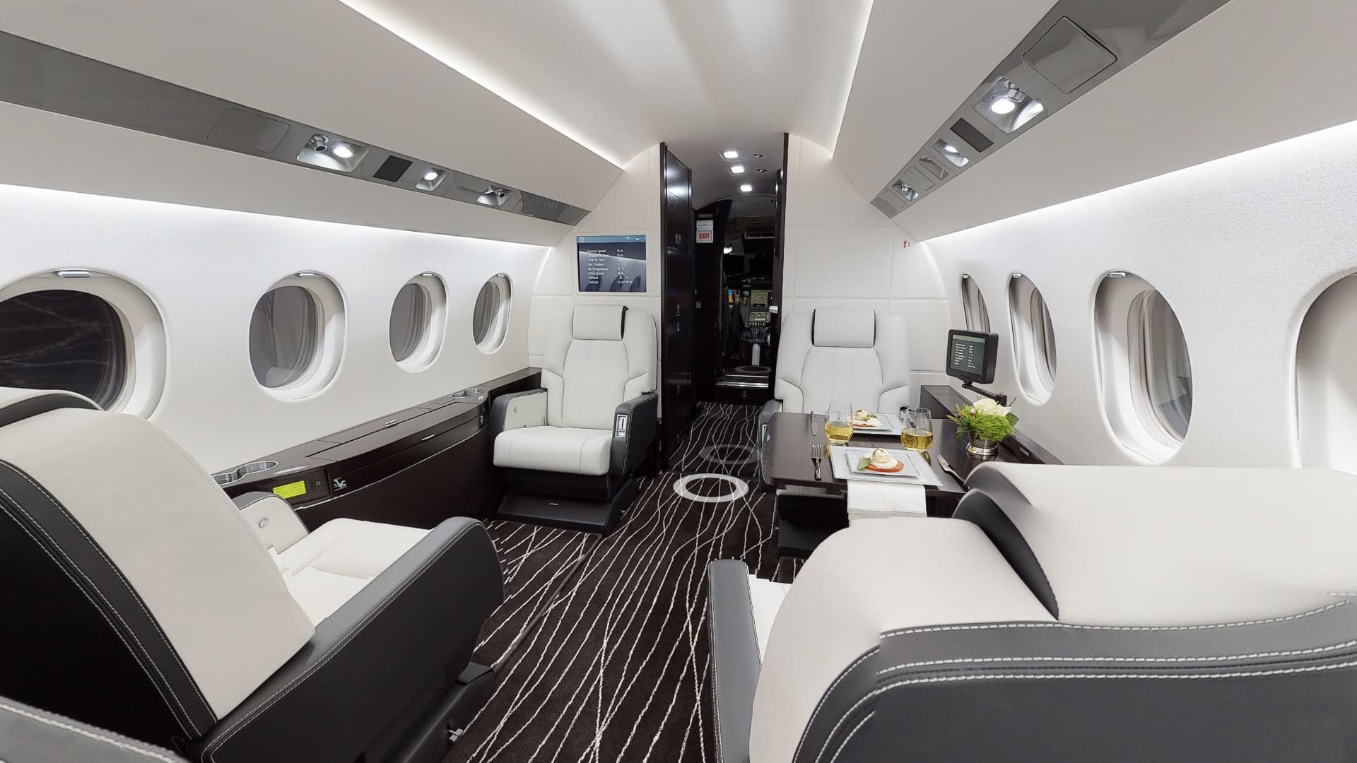 Falcon 900DX N500JJ