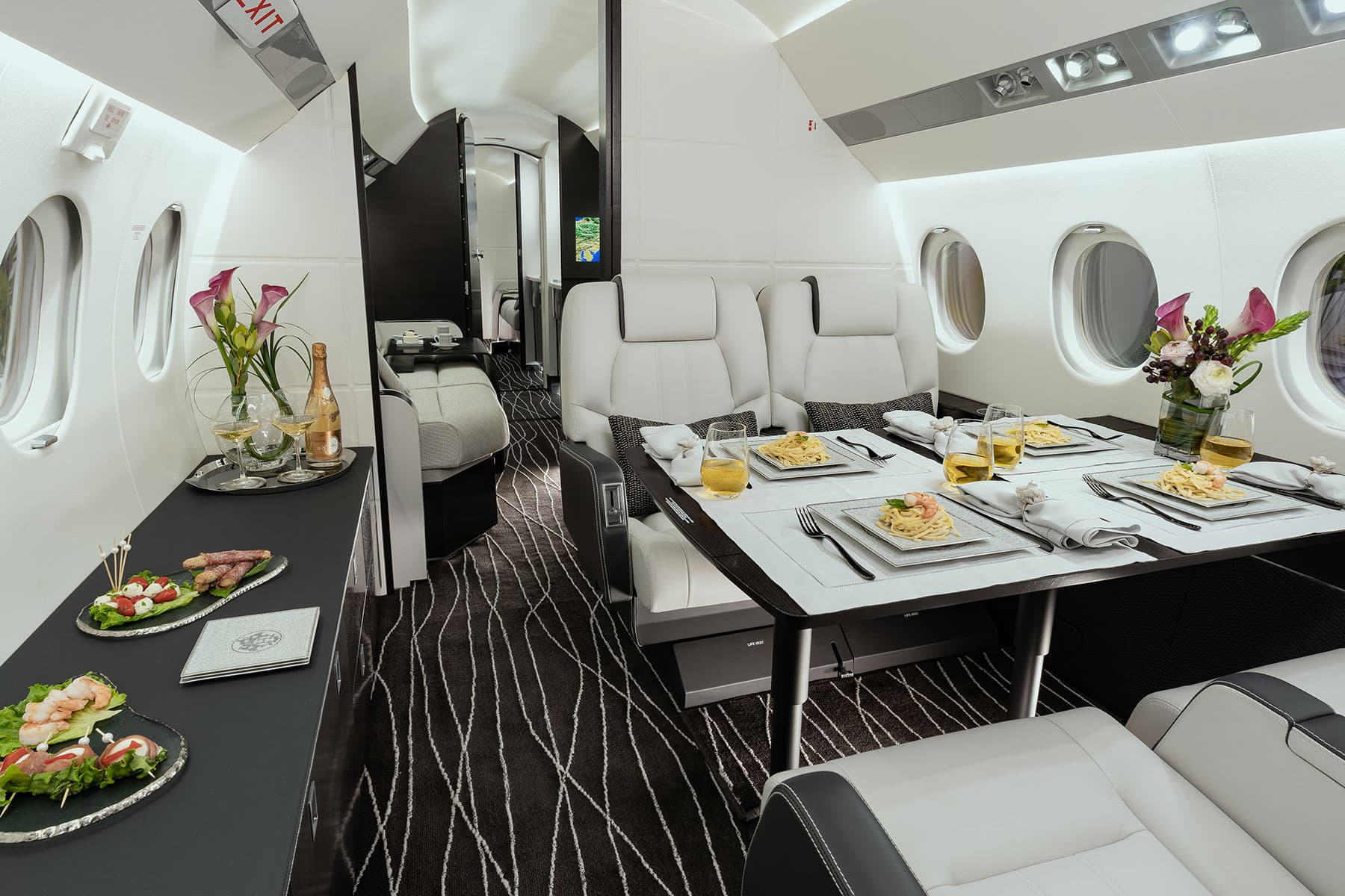 Falcon 900DX N500JJ