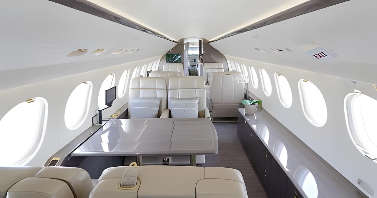 Falcon 7X N501PG