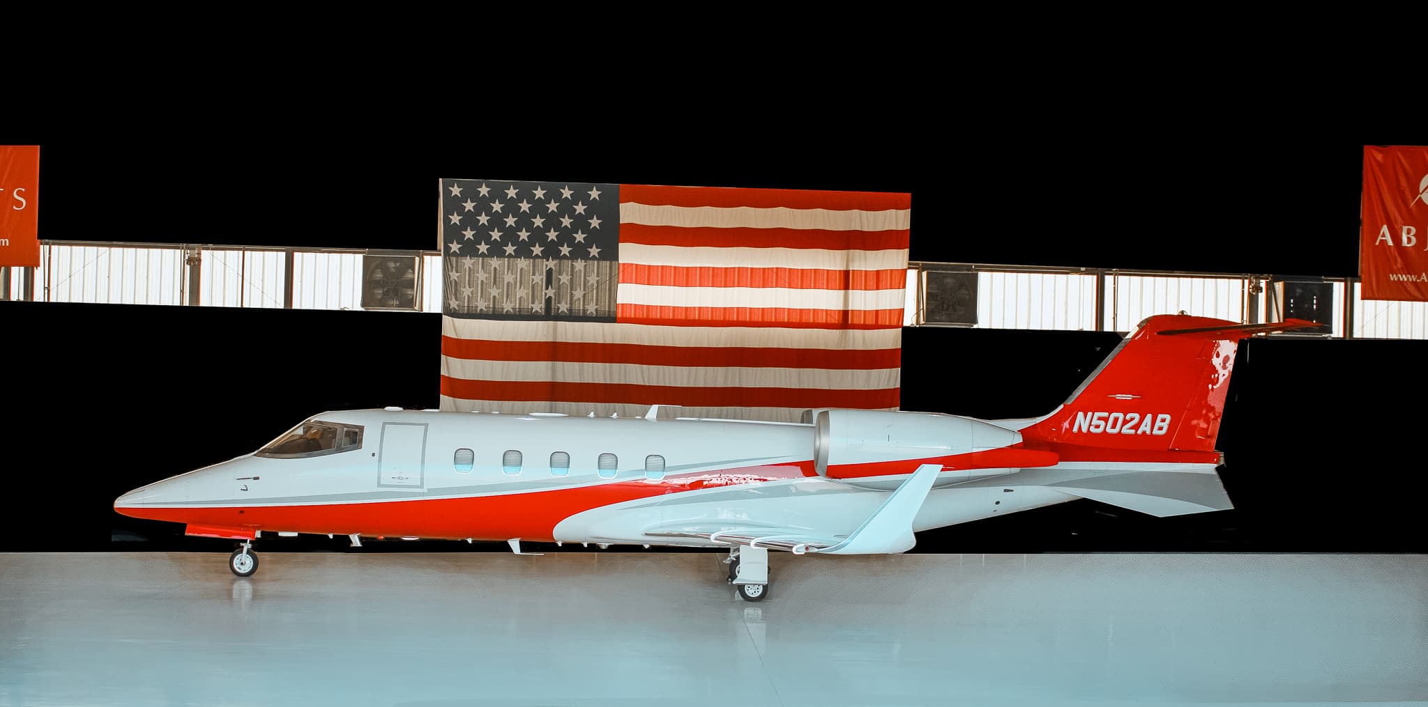 Learjet 60 N502AB