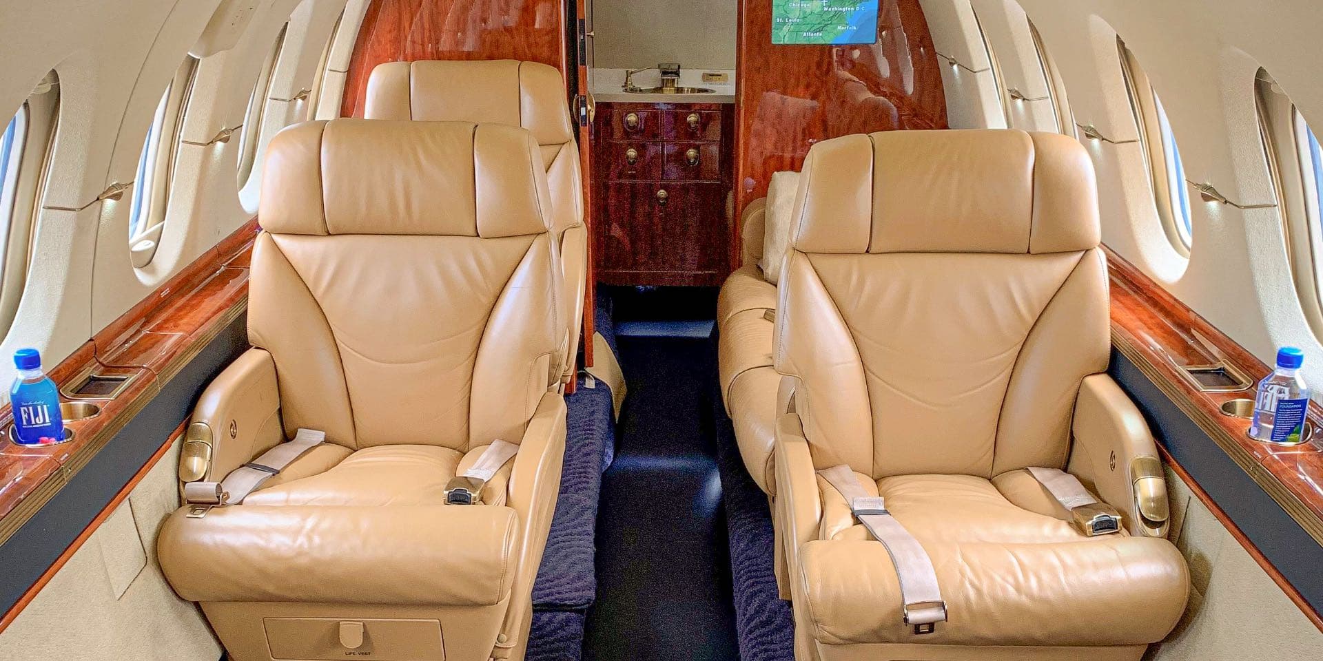 Hawker 900XP N502RZ