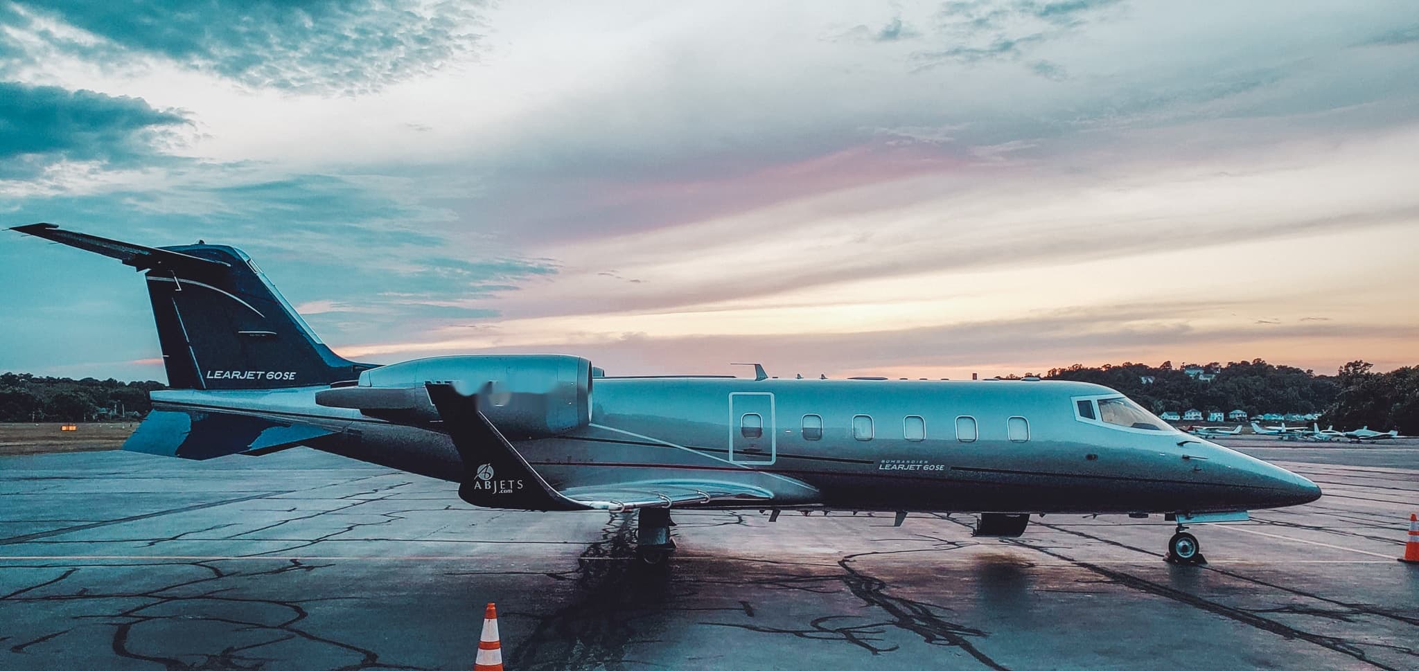 Learjet 60 N503AB