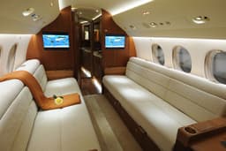 Falcon 7X N506BA