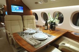 Falcon 7X N506BA