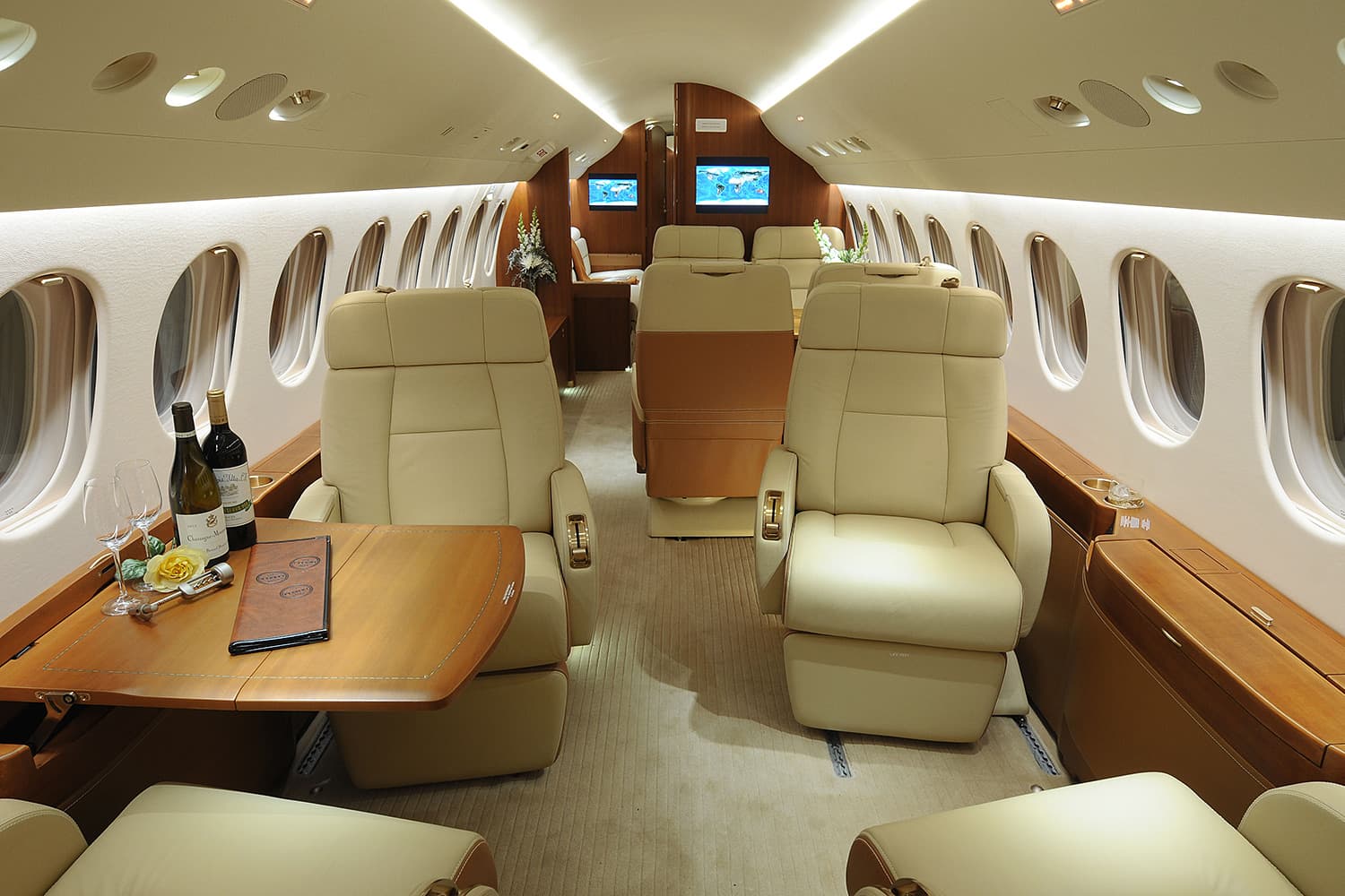 Falcon 7X N506BA