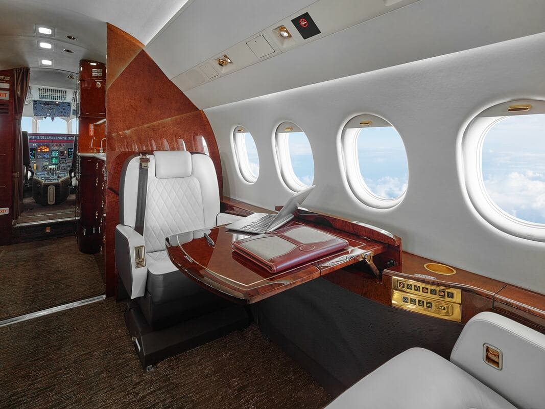 Falcon 2000 N506DJ