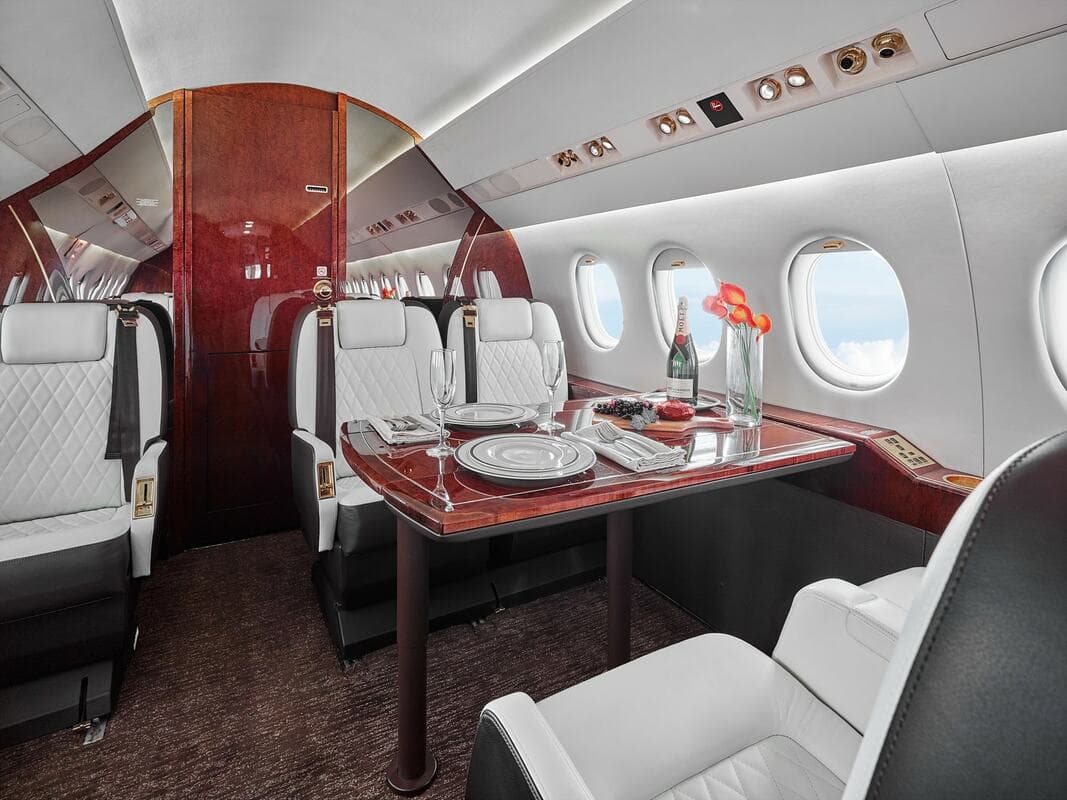 Falcon 2000 N506DJ