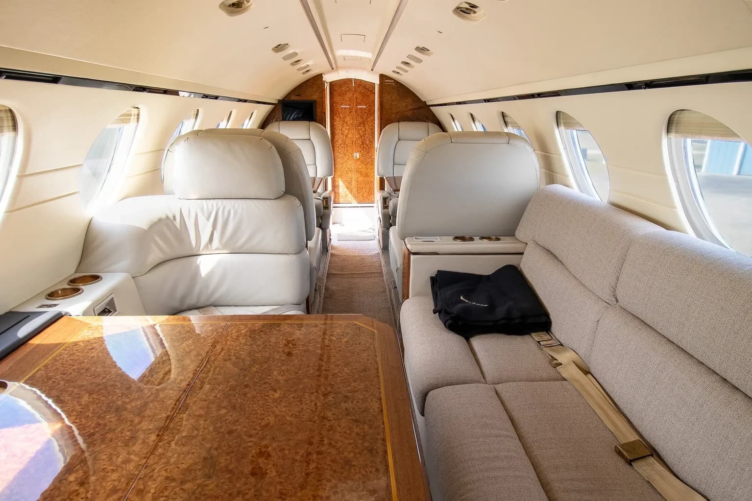 Falcon 50 N50XY