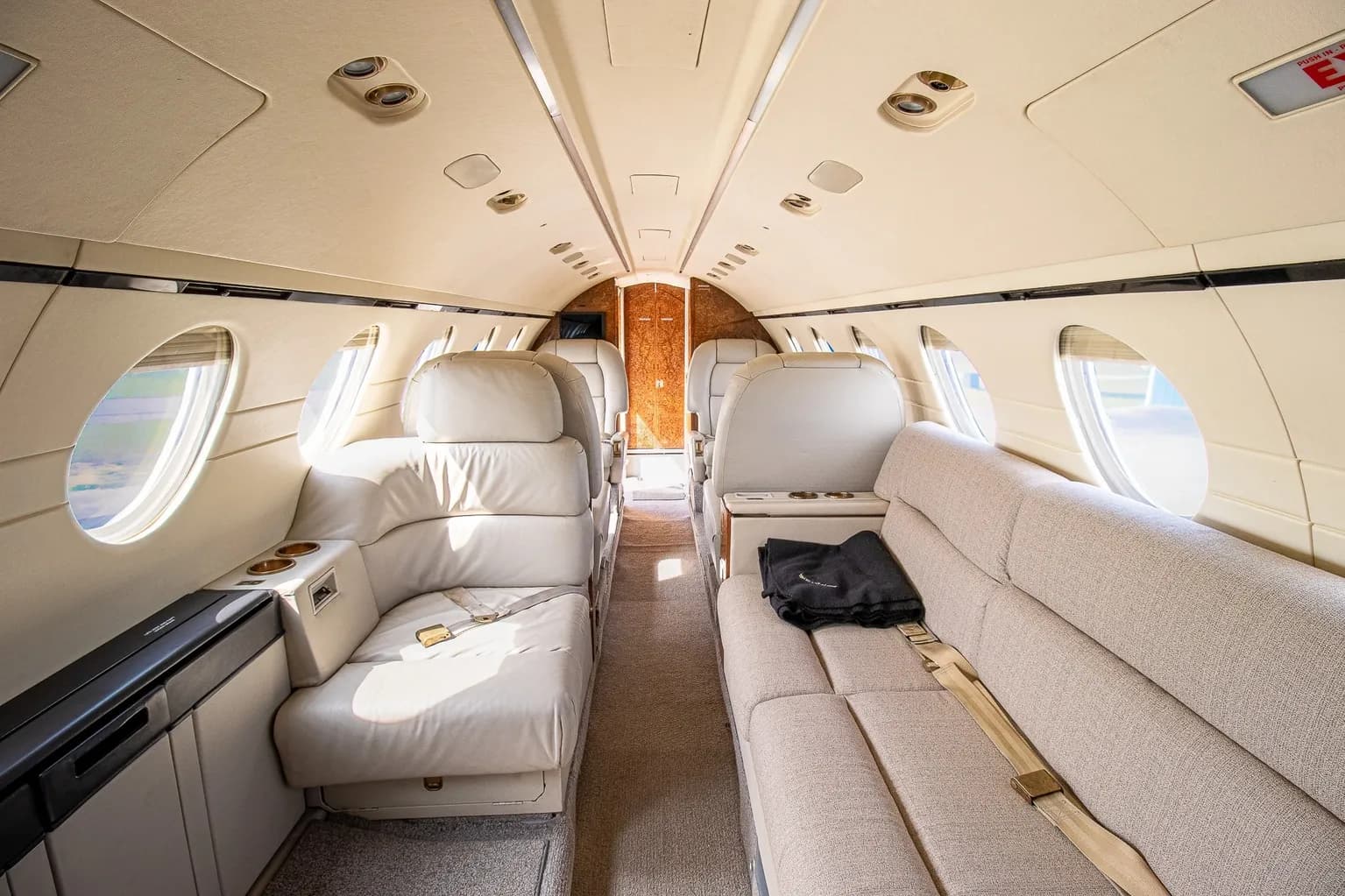 Falcon 50 N50XY