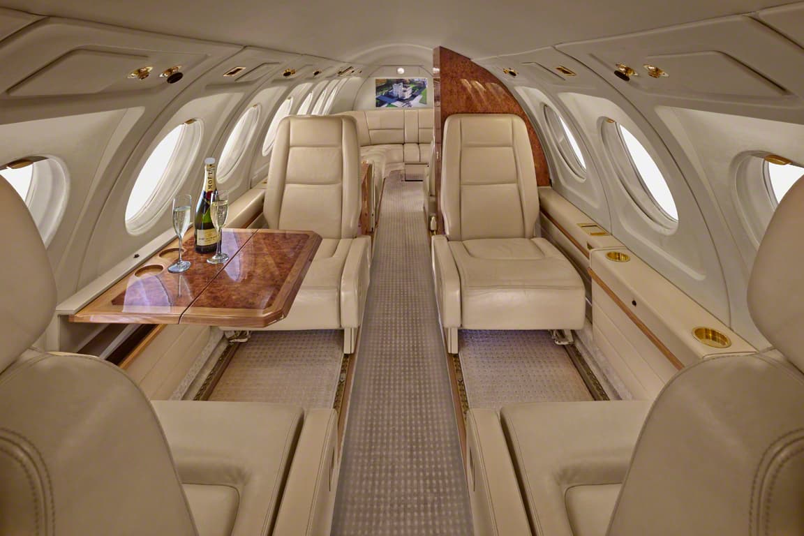 Falcon 50 N516CJ