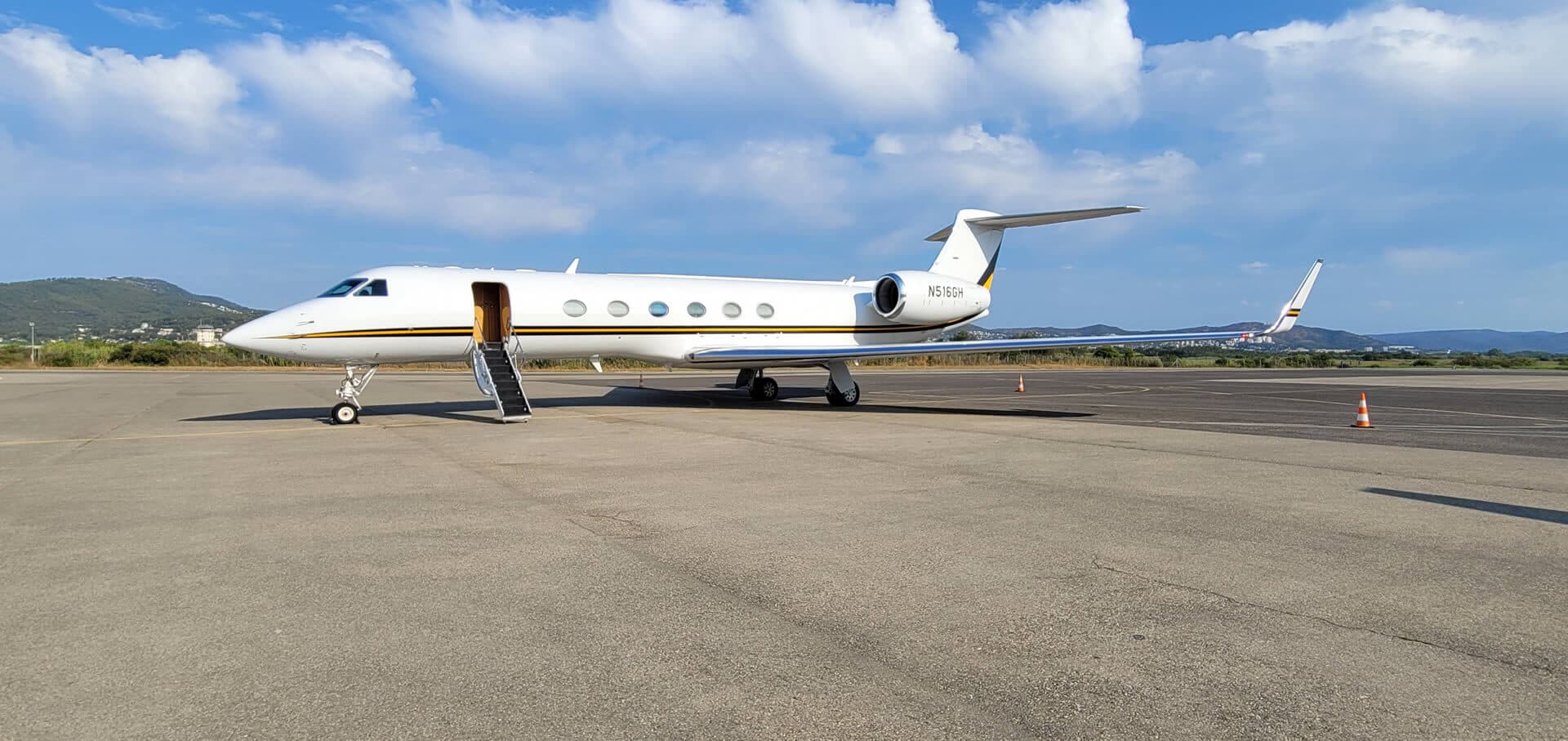 Gulfstream V N516GH