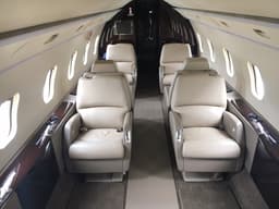 Challenger 300 N520RP